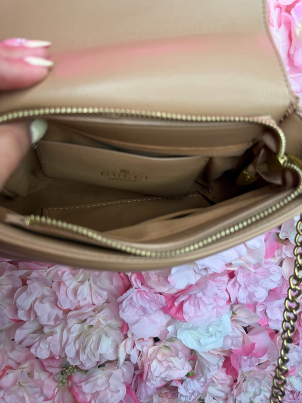 GG Marmont Tan Leather Shoulder Bag - Picture 4 of 8